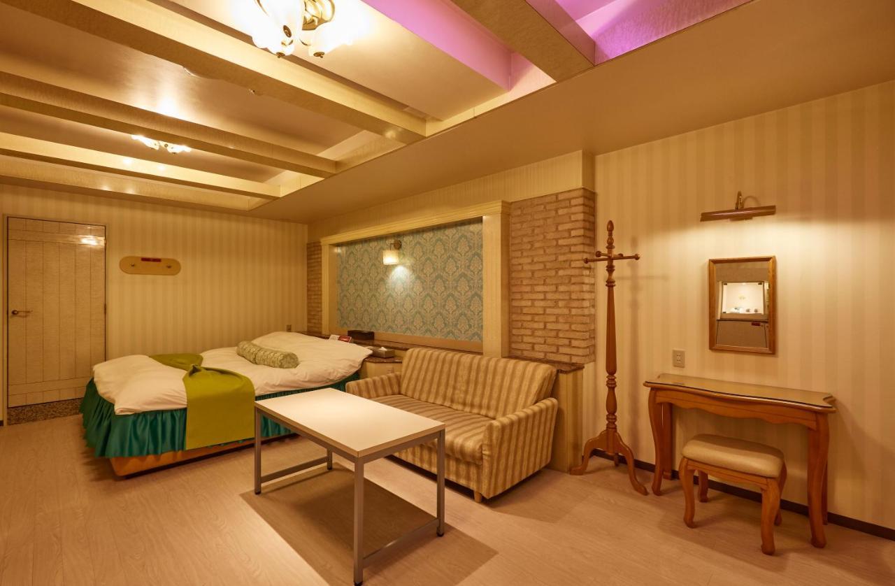 Hotel Christmas (Adults Only) Inazawa 外观 照片